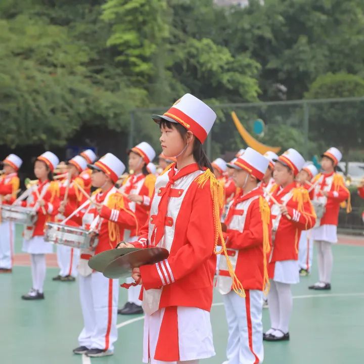 四川天府新区南湖小学举行2021级首批新队员入队仪式