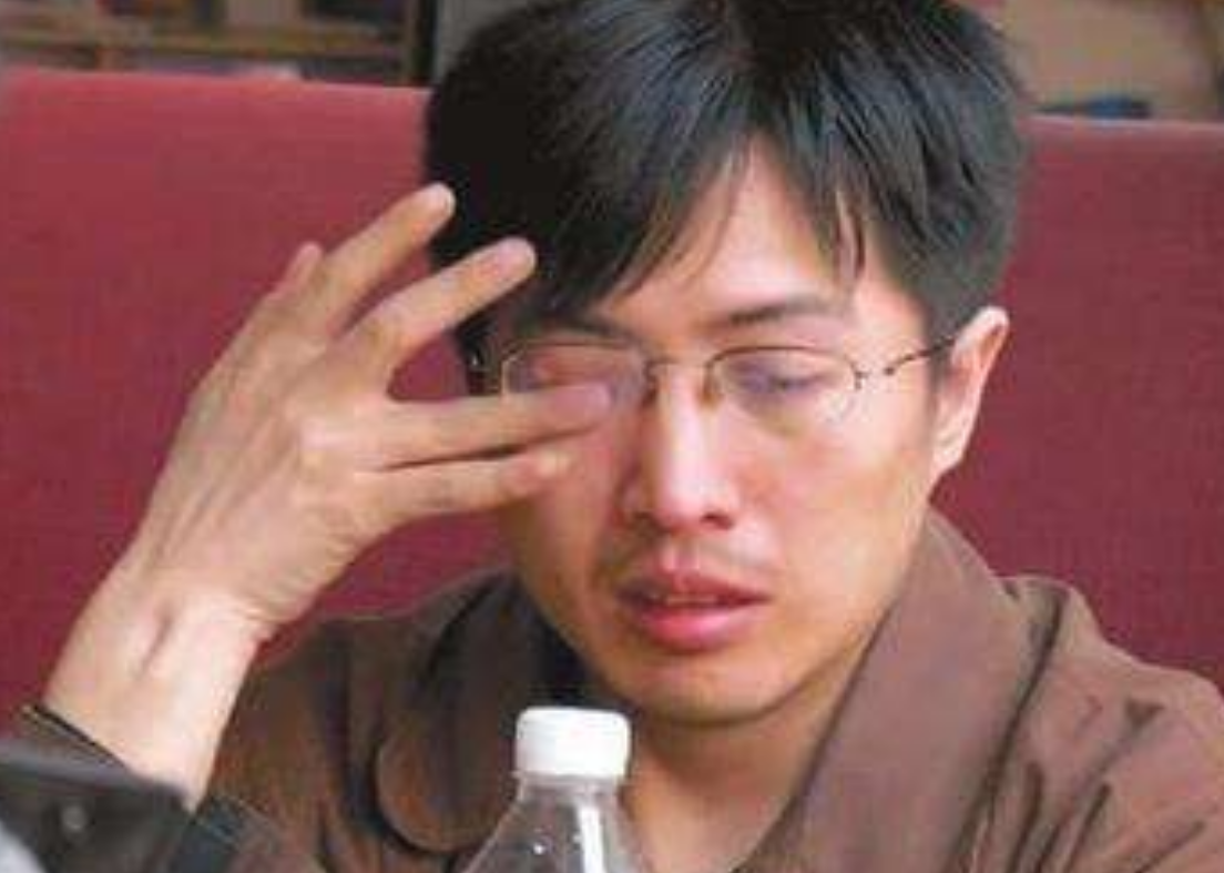 高考647分的高材生，蜗居网吧4年不回家，不洗澡不换衣服