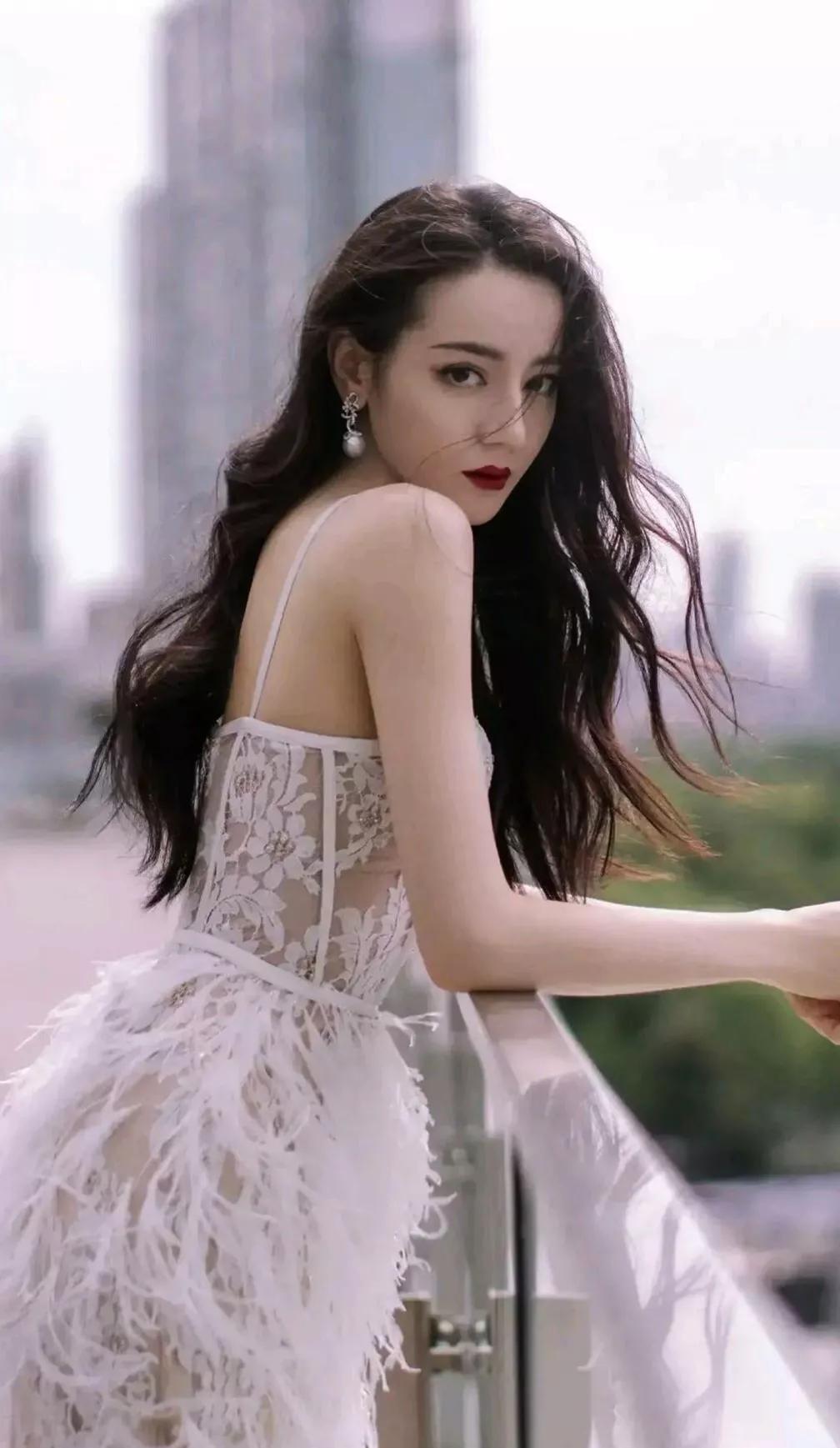 一代俏佳人：迪尼热巴，未成名前和成名后的颜值大比拼