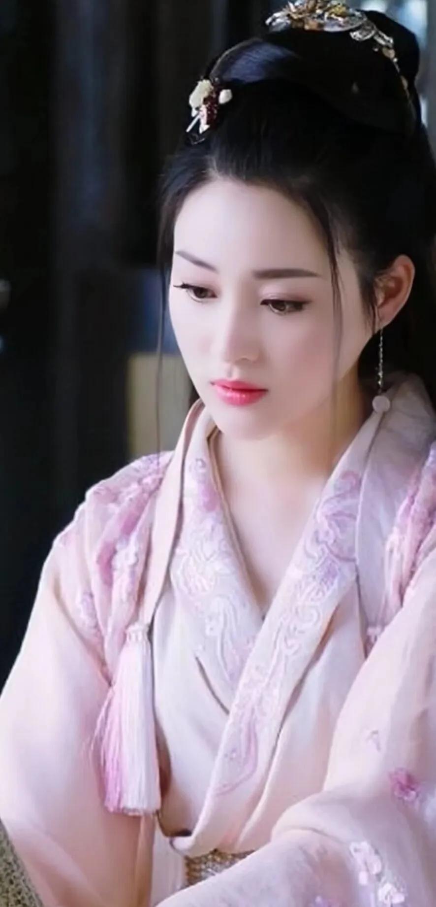 甘婷婷古装扮相还挺美的