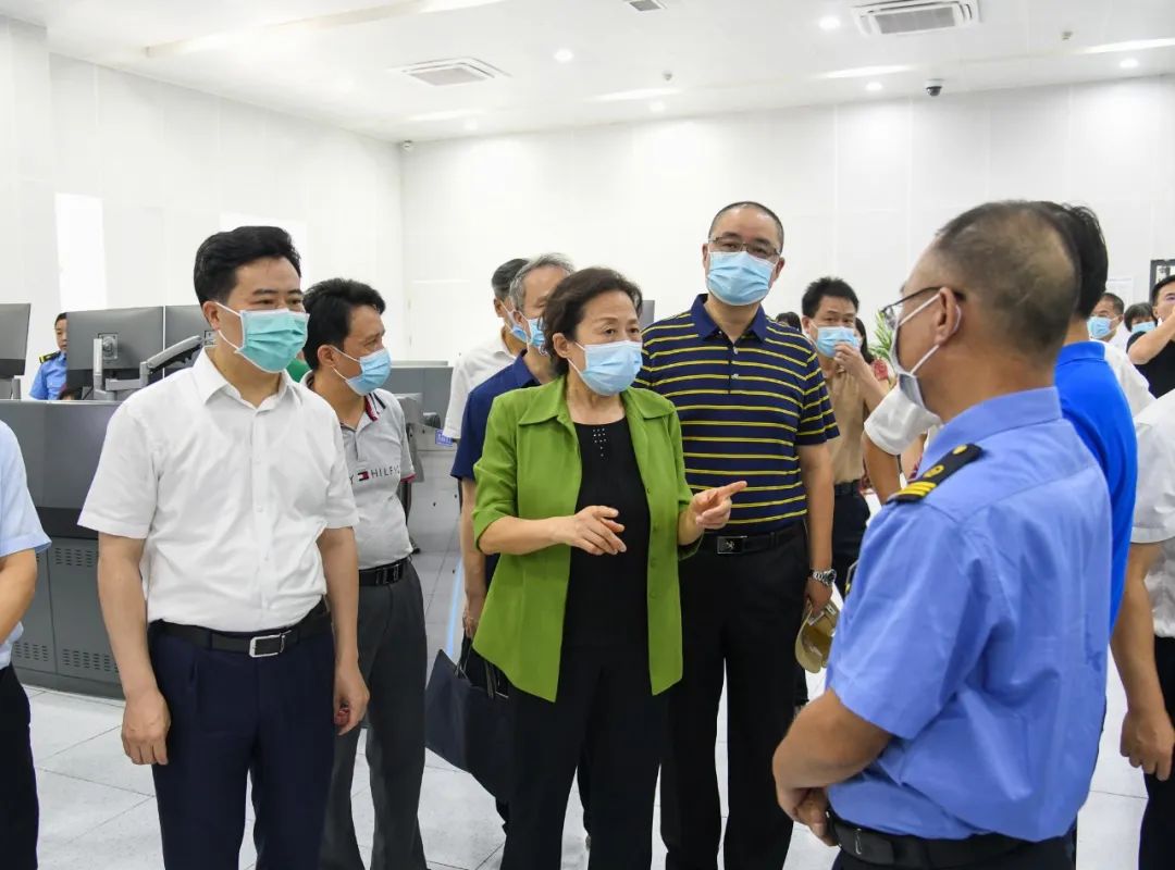 刘莲玉率队在怀化市调研怀化国际陆港建设并参加全国和省人大代表小组活动