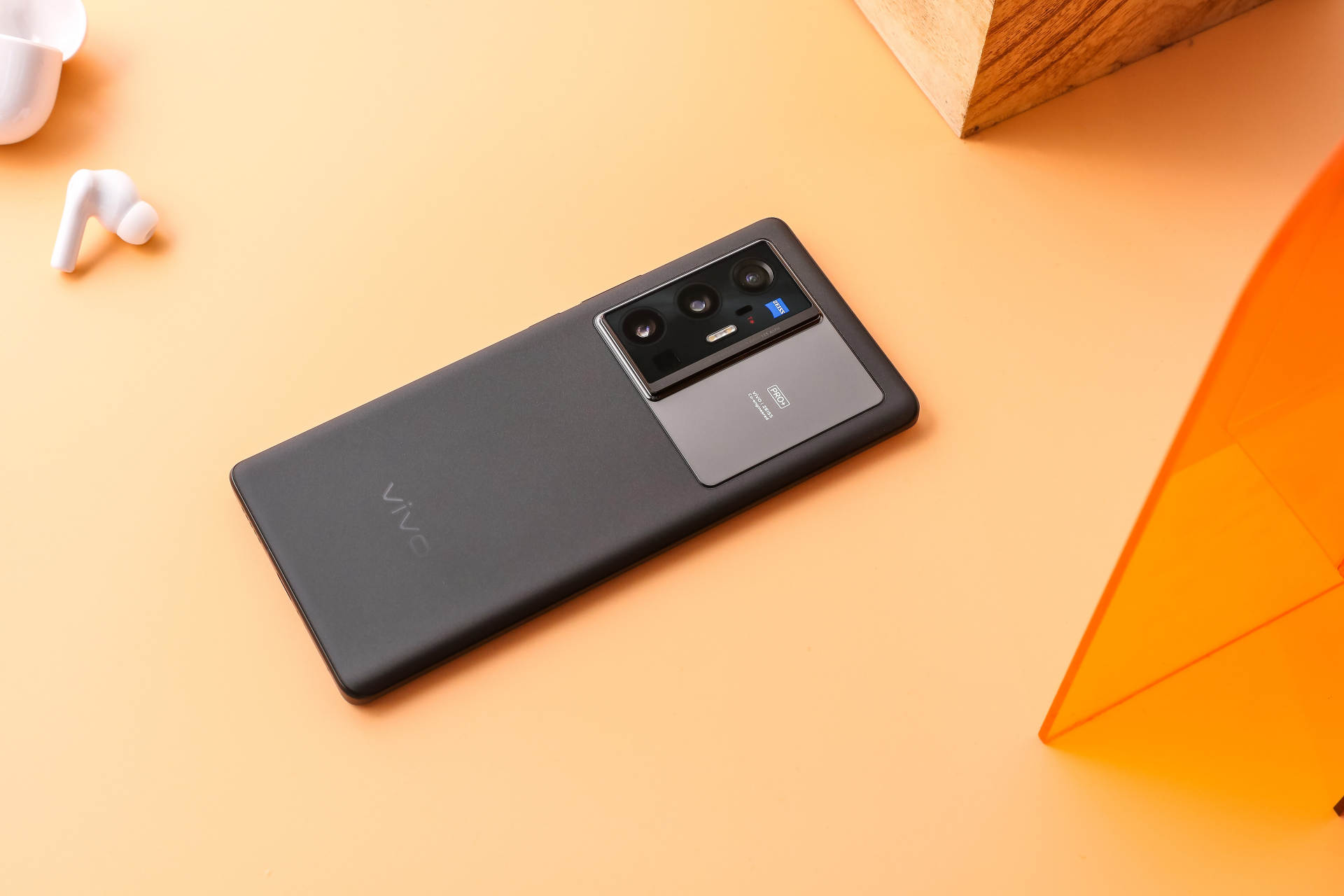 目前适合捡漏的3款老旗舰手机，性能强悍价格不贵，还能再战3年