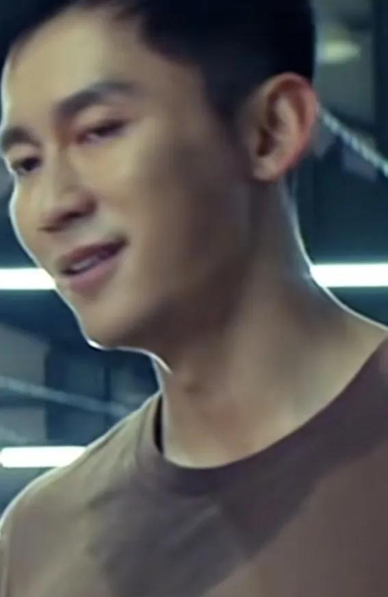 李晨隐藏身份曝光并非普通军人出身身世背景一流