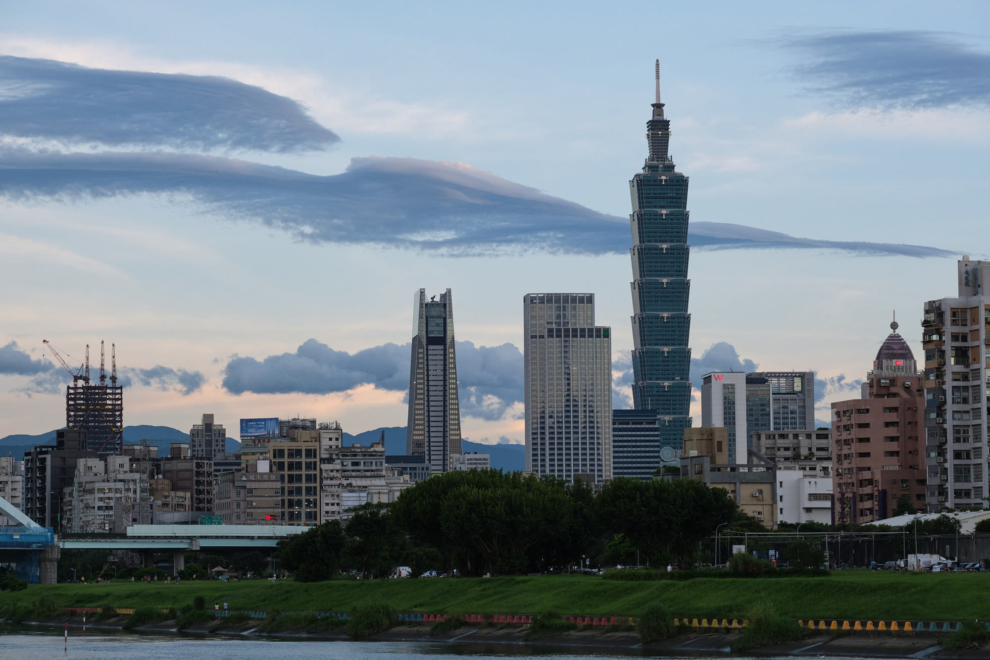 全球在建的纯钢结构超高层建筑——纽约引领，深台镐穗项目入围