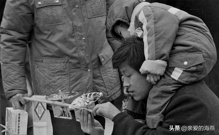 七八十年代春节老照片,满满的年味,70后感叹到再也回不去的年味