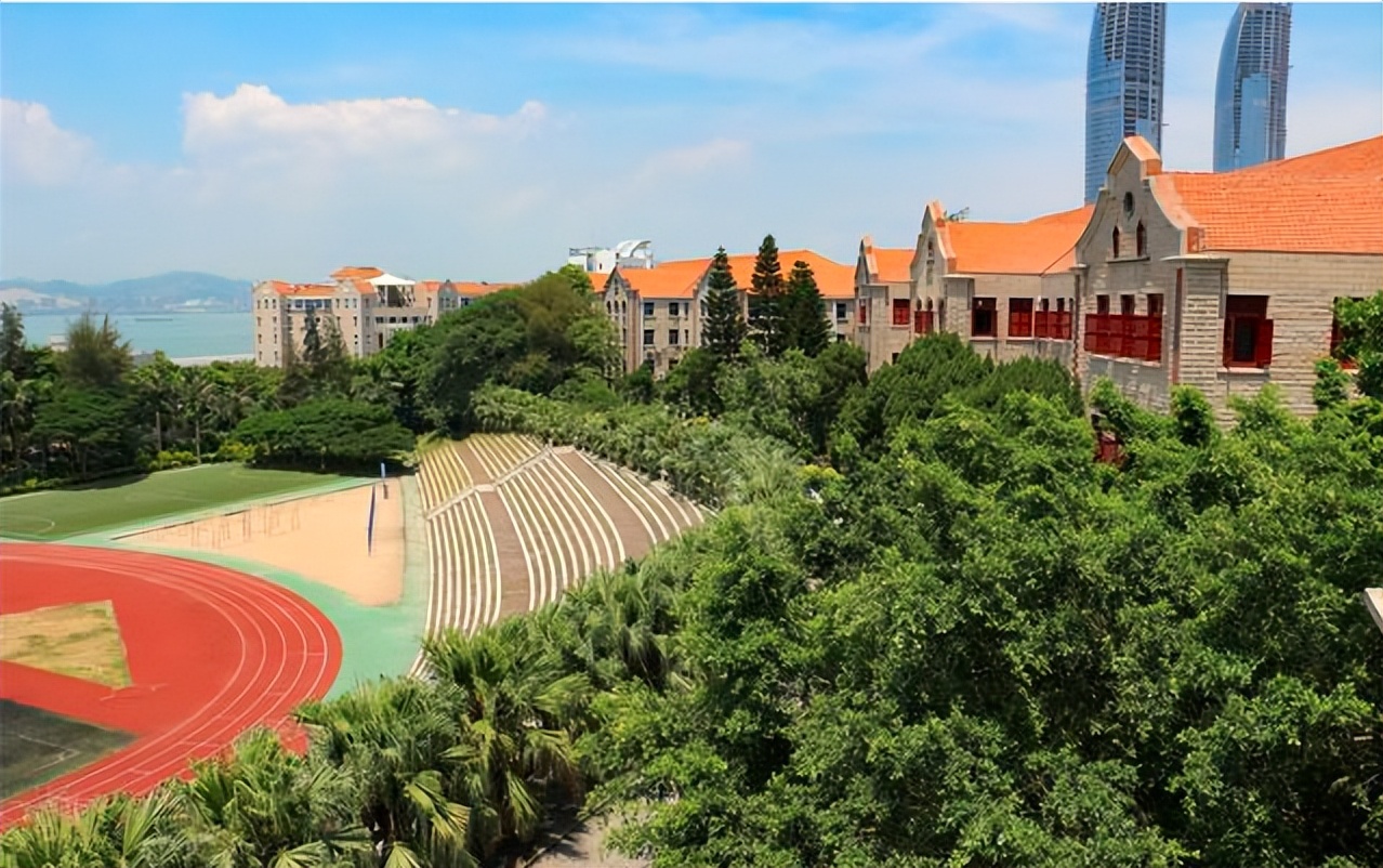 中国10所“最美”大学，清华北大上榜，厦门大学深受大学生们青睐