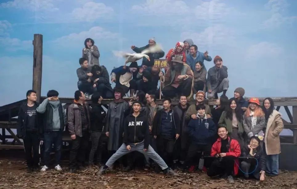 自称“野路子”出身，他却拍出口碑异常火爆的神片