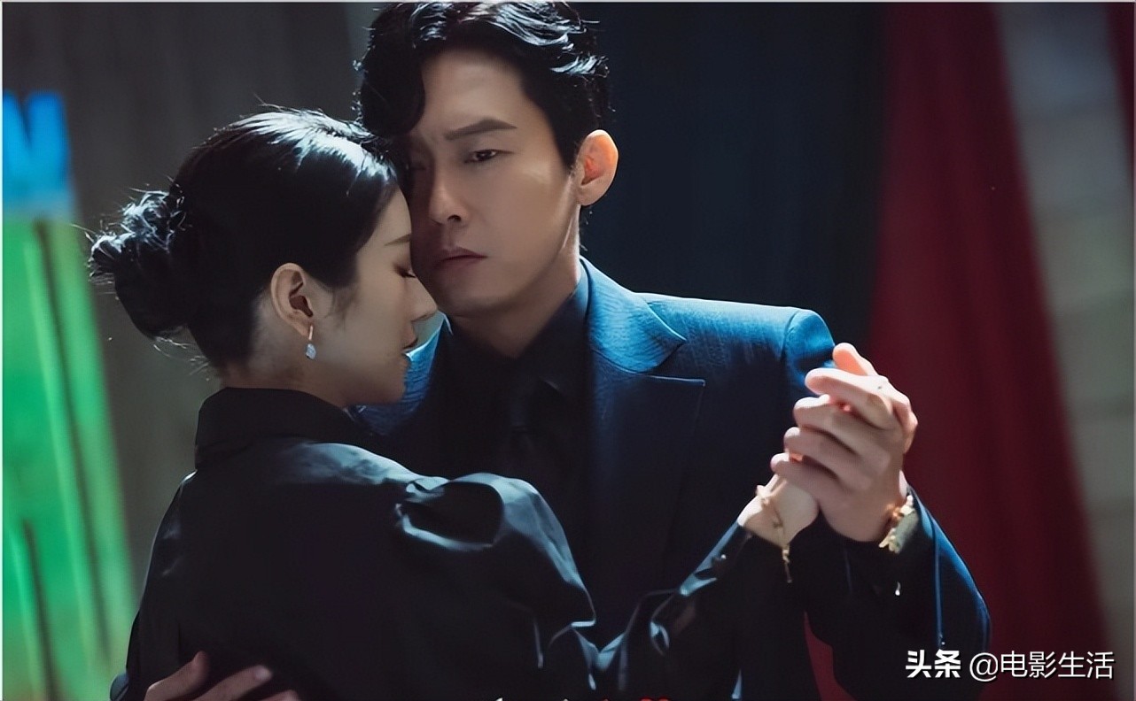 收视8%！《顶楼》后又一狗血神剧，疯批美人复仇，一集比一集刺激