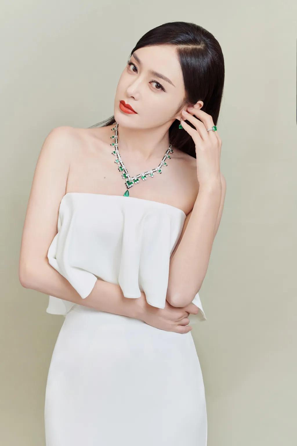 女神秦岚高清大图