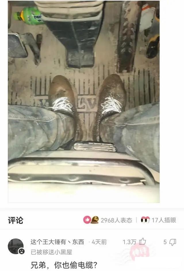 背这么大书包准备去干什么呀，这可是能装不少东西呢吧