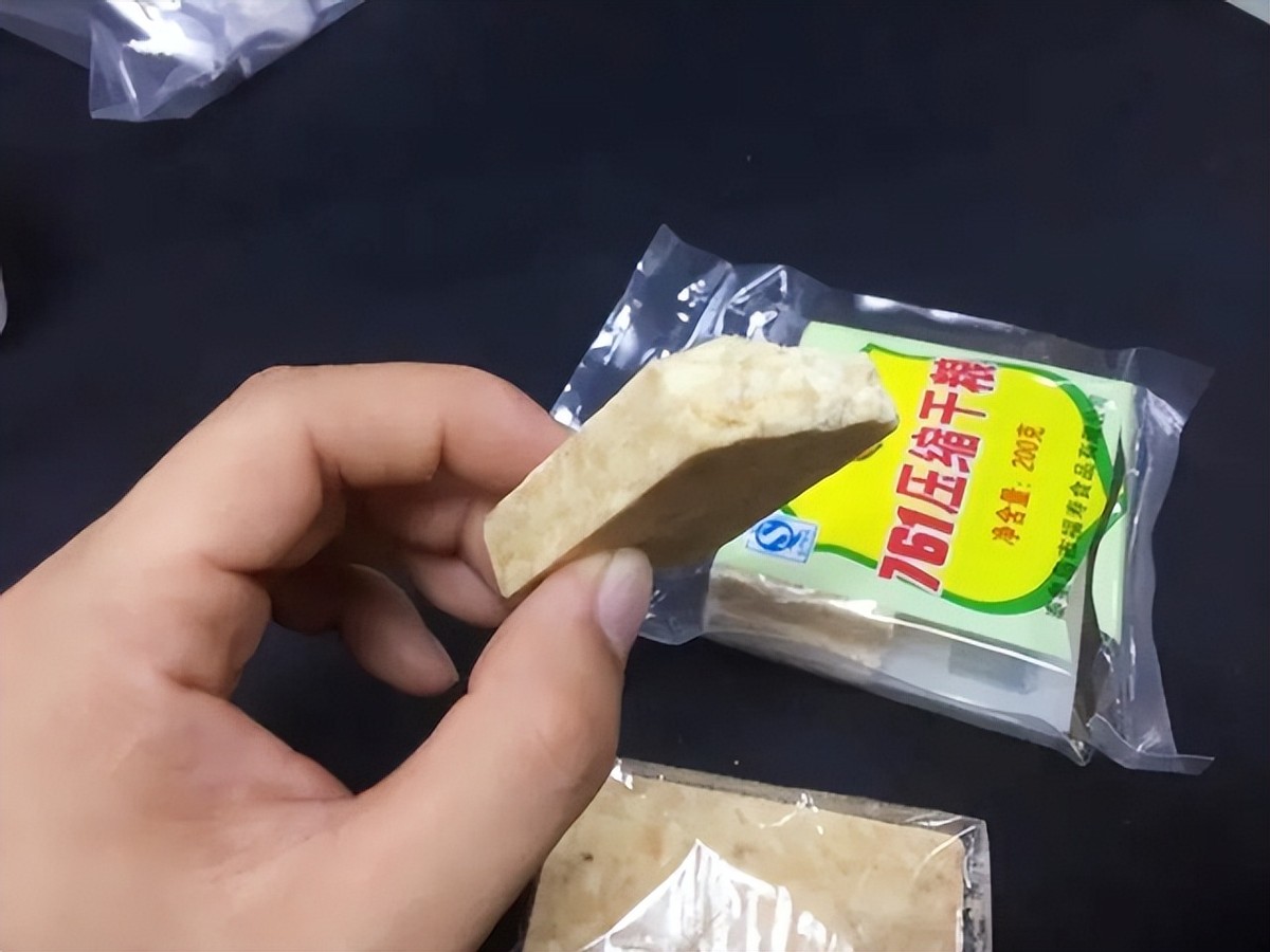 70年代部队伙食：面和肉是稀罕物，一个连50块，维持100多人三餐
