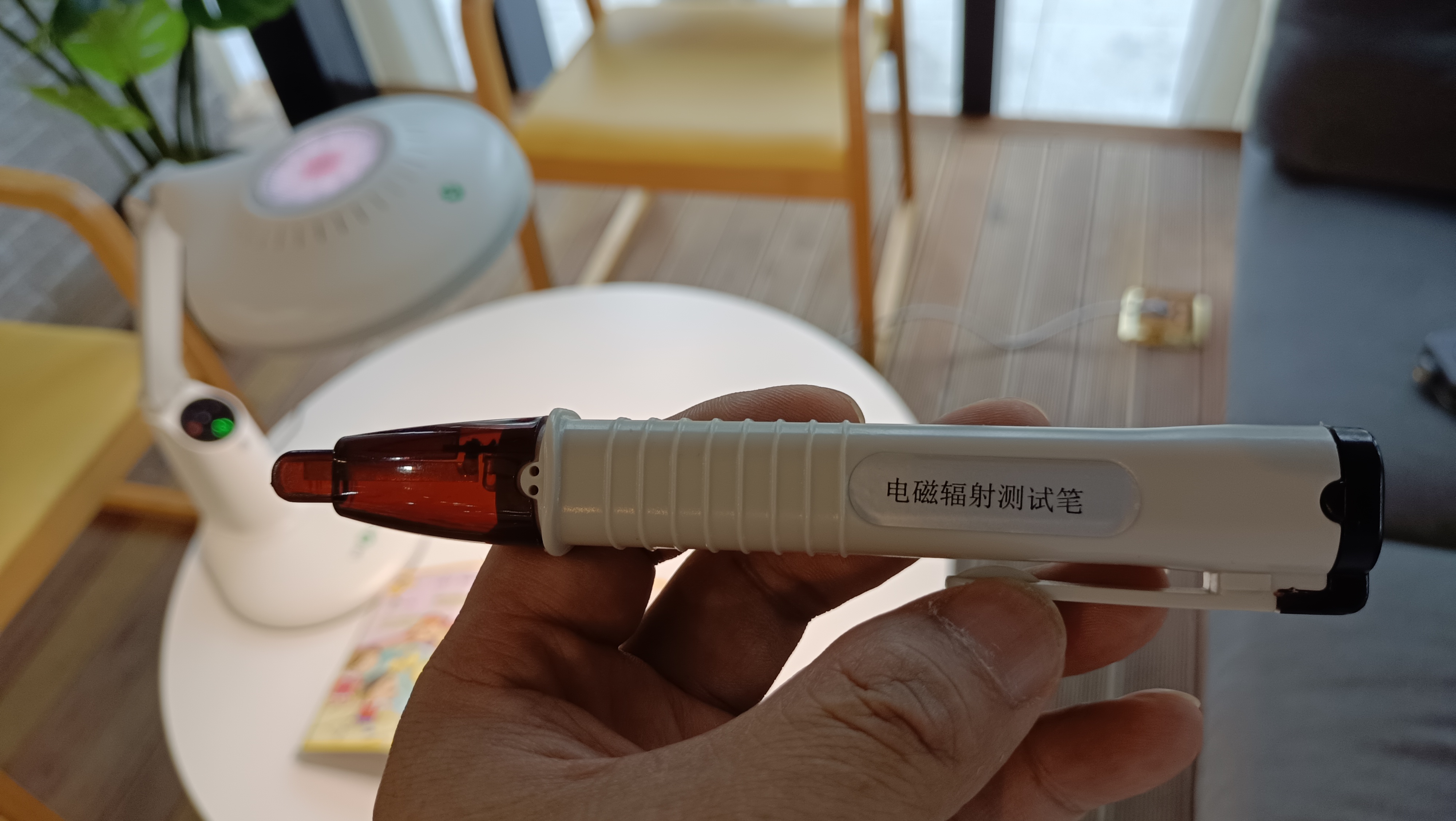 什么才是真正的護(hù)眼燈？愛德華醫(yī)生NIR紅光護(hù)眼臺燈測評