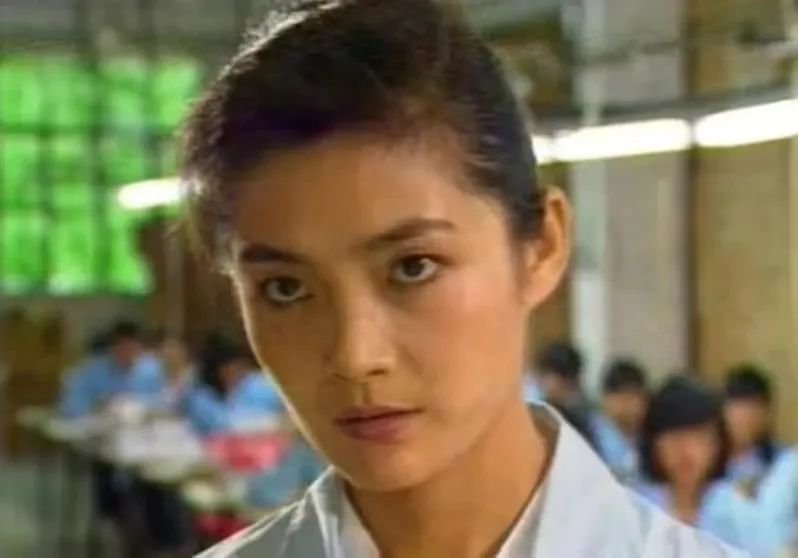 《白眉大侠》27年，10位演员境况差别巨大，男4号已成一线明星