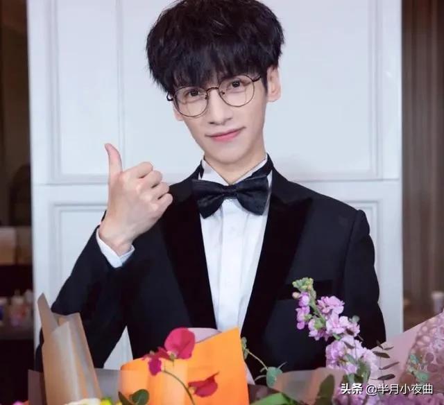 娱乐圈明星们到底有多瘦，生图下瘦到脱相，堪称“纸片人”