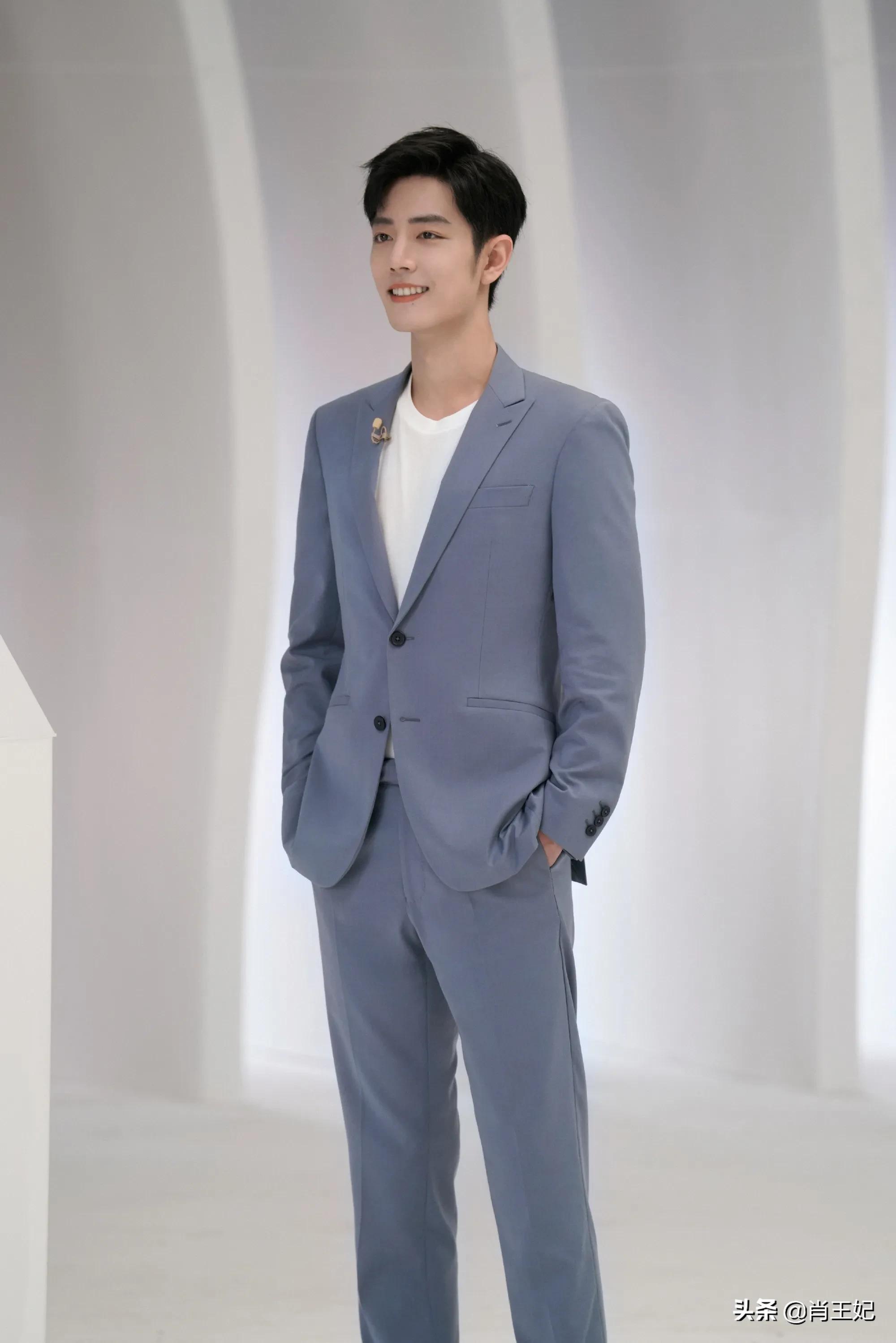 肖战他可真帅啊,帅到没边呀,这身材比例可太完美了