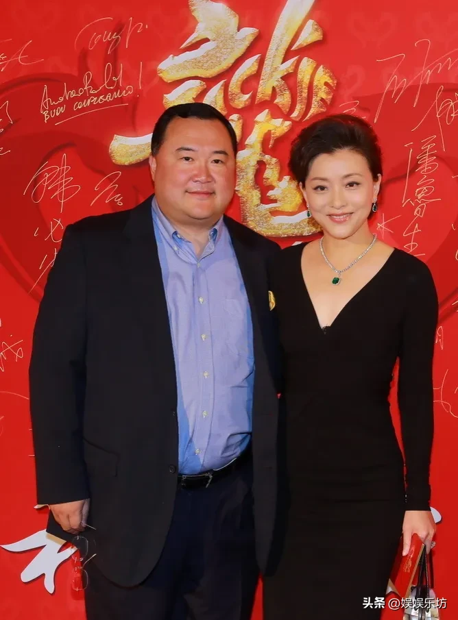 当年，26岁的杨澜留学归来，执意与老公离婚，杨爸爸苦苦挽留:宝贝啊
