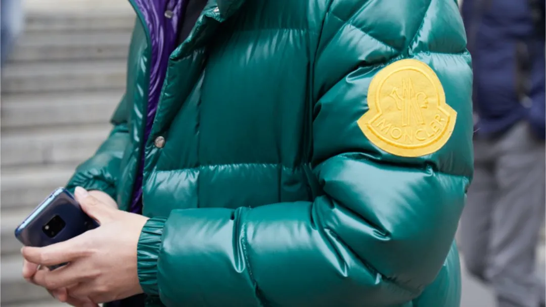 上万元的Moncler羽绒服让明星抢着穿，买过的来说说好在哪