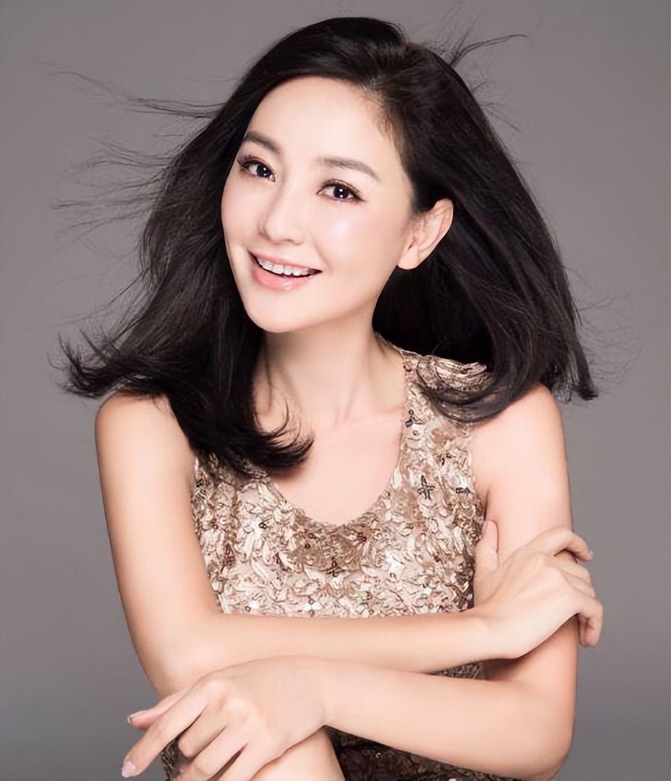 红得快、凉得也快，这五位“风光不再”的女星真是太可惜了