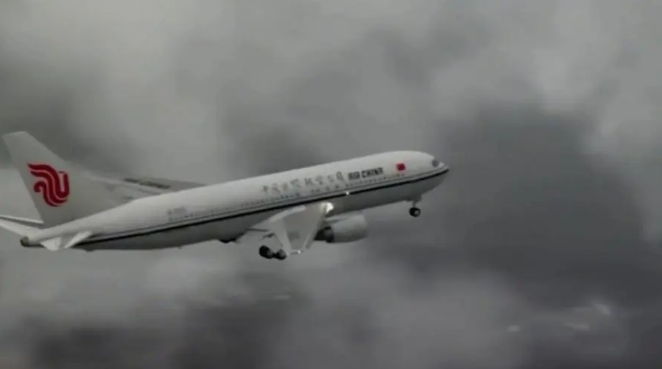 02年国航空难：飞机撞山129人遇难，37人因“马虎导游”死里逃生