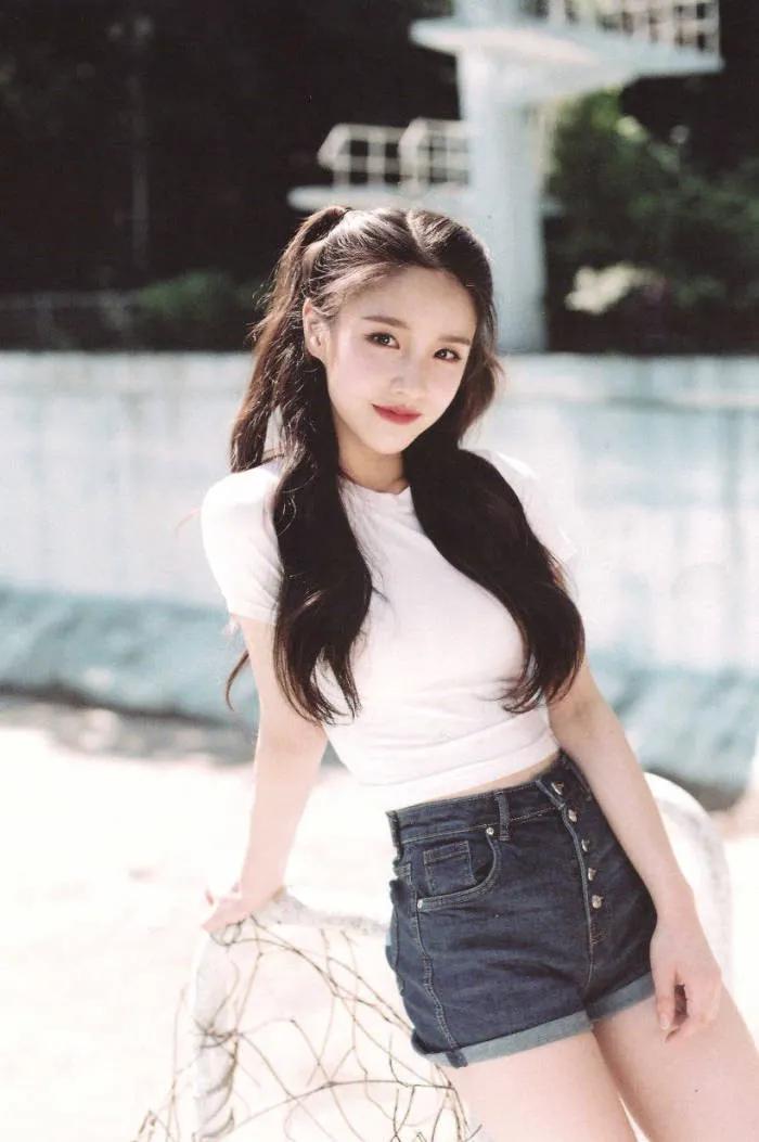 韩国美女歌手田姬振