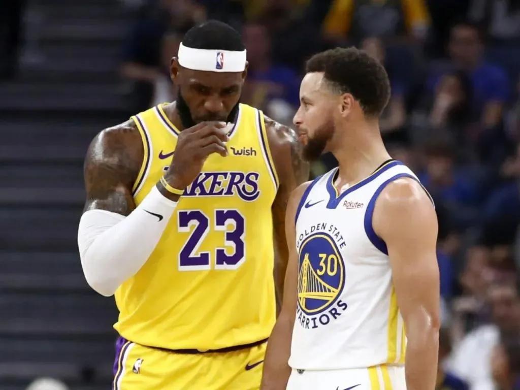 nba总冠军为什么那么重要(美媒列出了库里超越詹姆斯需要完成的几件事，这是唯一的办法)