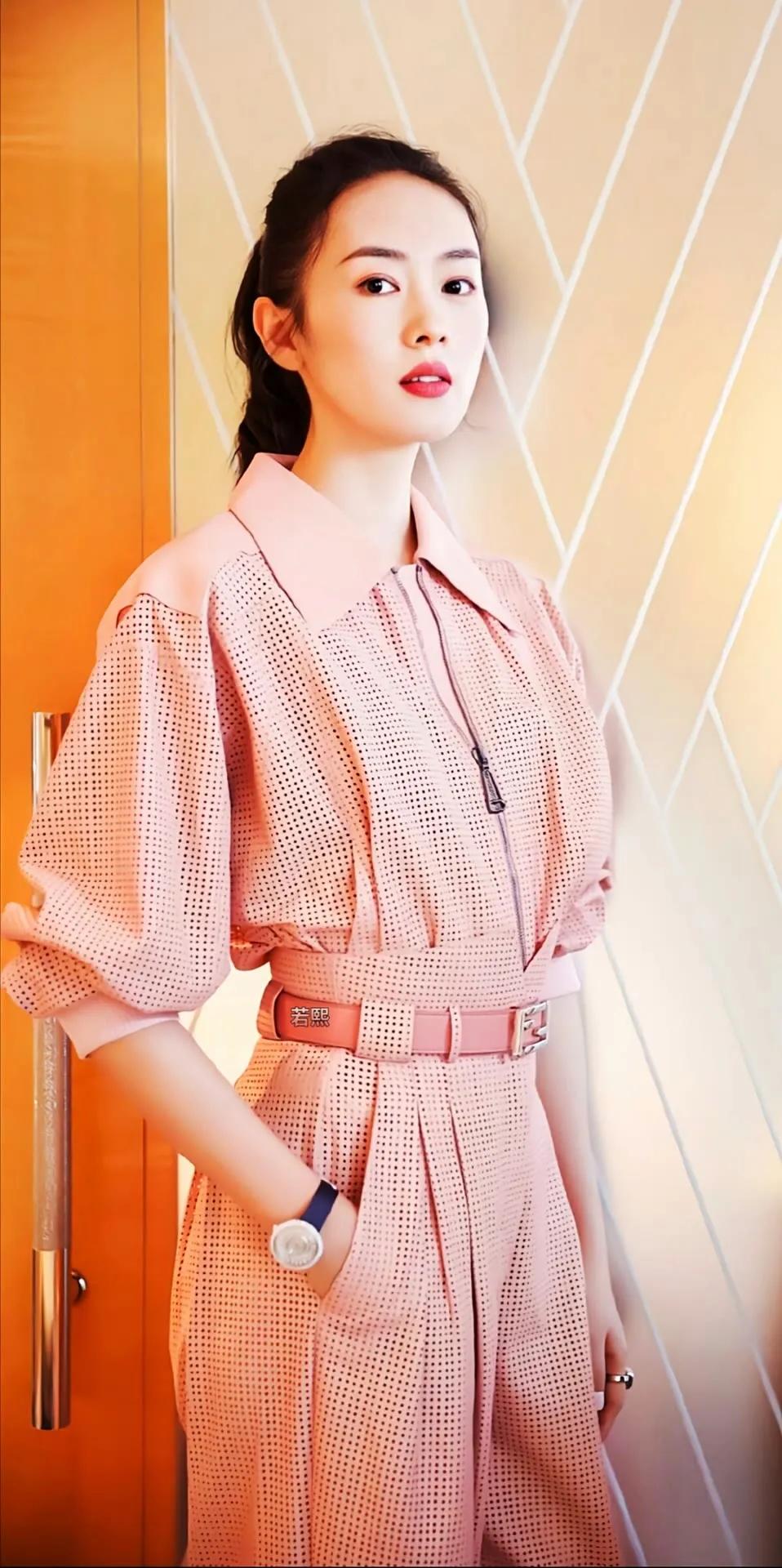 央视节目主持人张蕾1