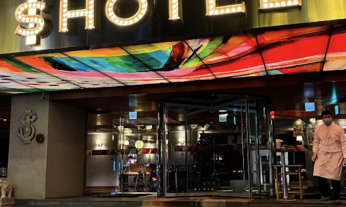 8位私生活混乱的明星，有人当街小便，有人待业在家，星途大毁