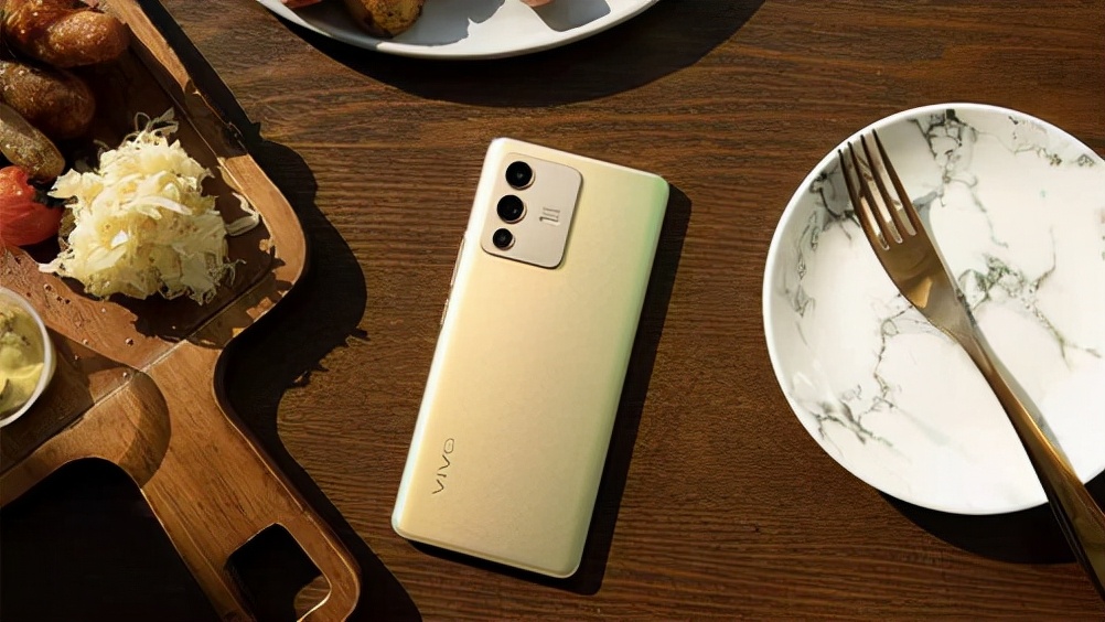 人民網點贊的vivo S12系列，如何成為國產手機新勢能