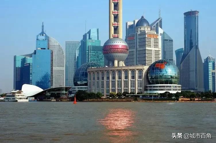 中国10大城市排行榜（2022中国十大城市都有哪些）