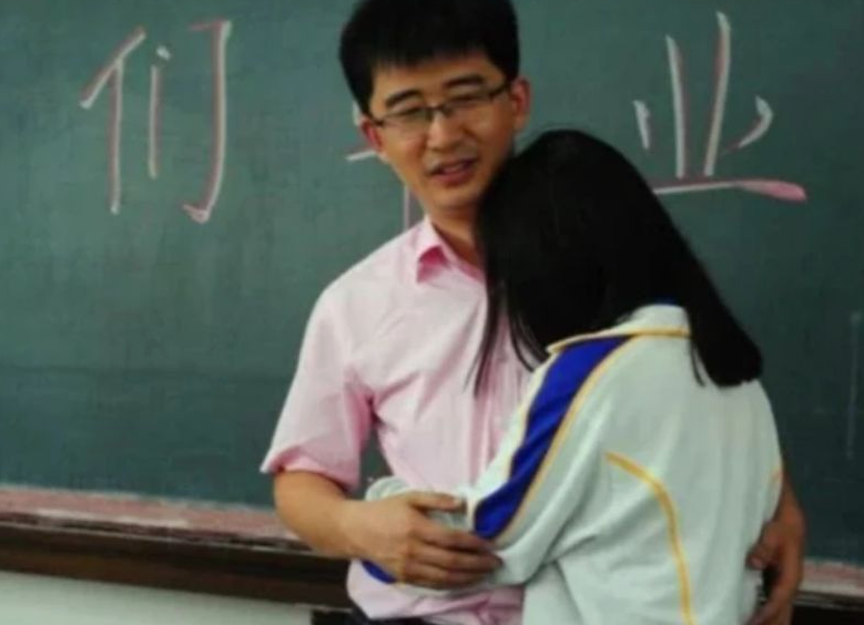 初中班主任“最讨厌”的3种女生，成绩再好也没用，地位不如学渣