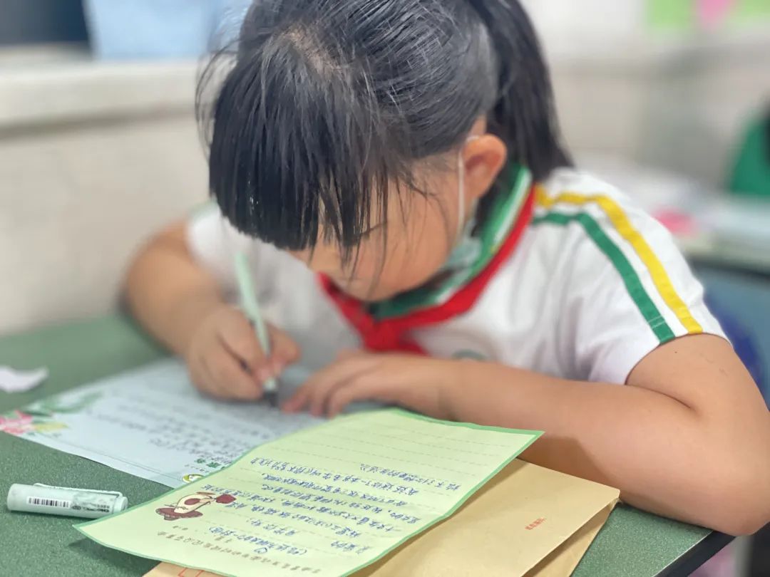 四川天府新区锦江小学与新疆一团中心小学开展书信手拉手实践活动