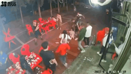 网友人肉搜索，唐山施暴者男子，案底累累，触目惊心