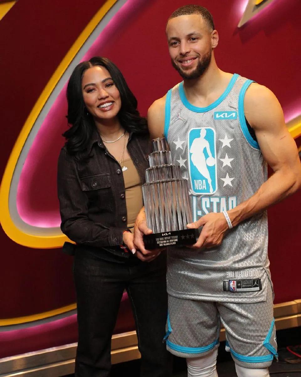 nba为什么喊mvp(FMVP是一个神圣的奖杯，以11冠的指环王拉塞尔命名)