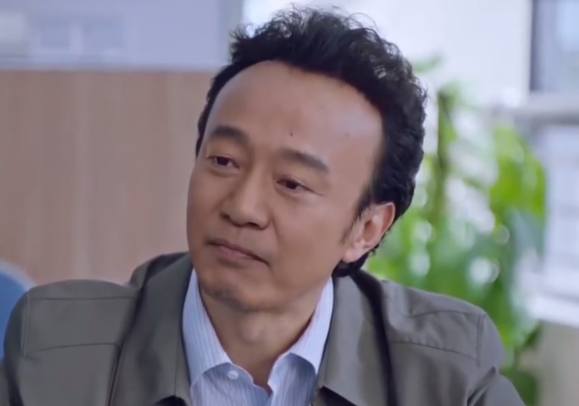 好家伙！​《幸福到万家》马组长还演过《突围》，不说是真认不出来