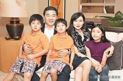 香港艳星的今昔对比：有人风韵犹存，有人身材严重走样，谁是赢家