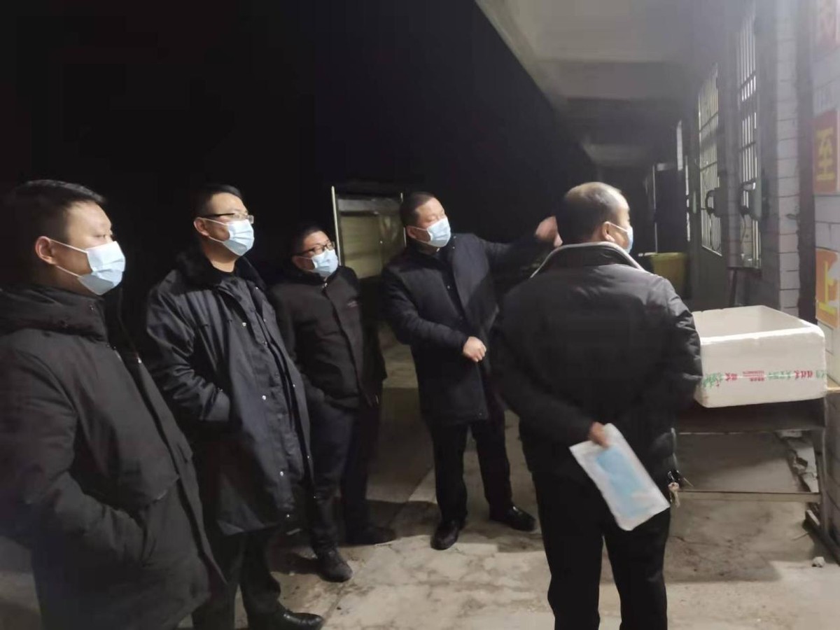 袁坊乡成立疫情防控“党员突击队”筑牢群防群治防线