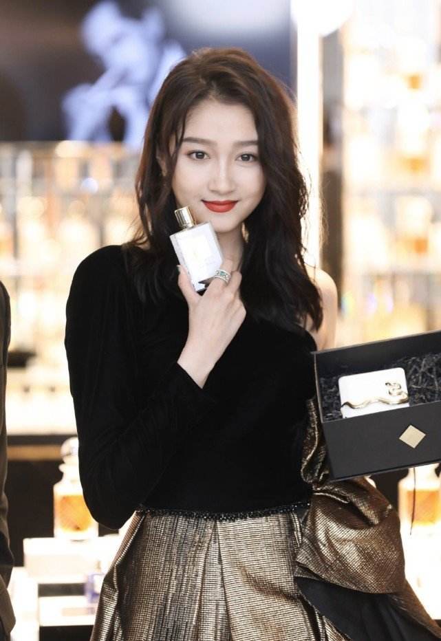 4元成本卖上千，火锅店人均500元，他们坑起粉丝来一点儿都不手软