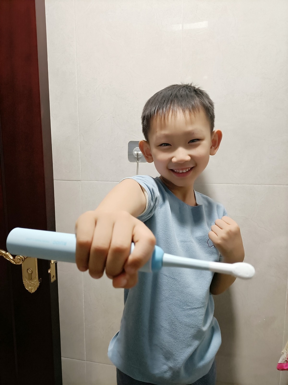 牙刷其实也分年龄，选牙刷是关键，RIJIOO瑞吉鸥儿童分龄电动牙刷