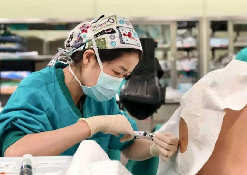 “医学类”就业前景排名，护理学无缘前三，榜首热度持续上升