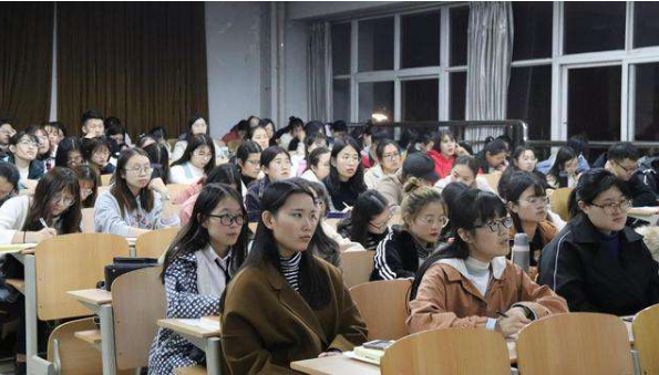 研究生阶段“奖学金”有多高？6000元都算低的，奖金的金额都偏高