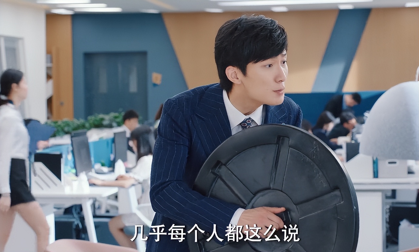 《破事精英》21集与《爱情公寓5》中讲方言的剧情，孰好孰坏