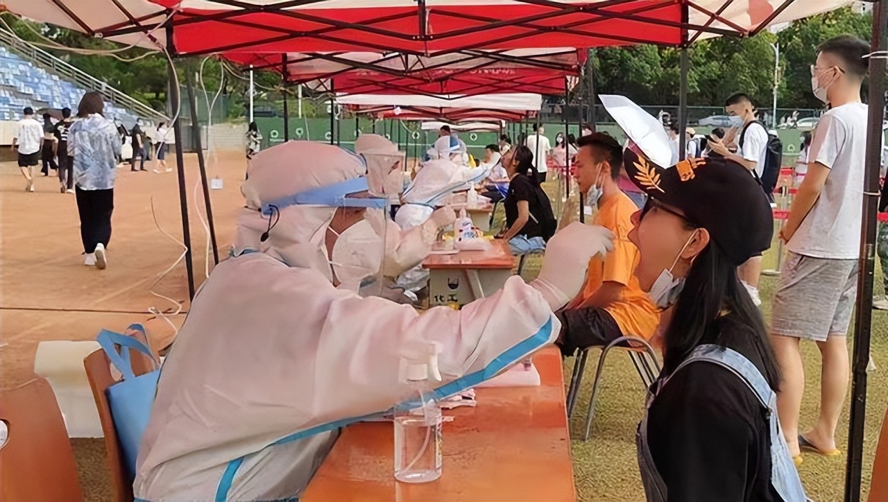 北京有多名大学生感染，一学校调整为中风险区，家长感到心情复杂