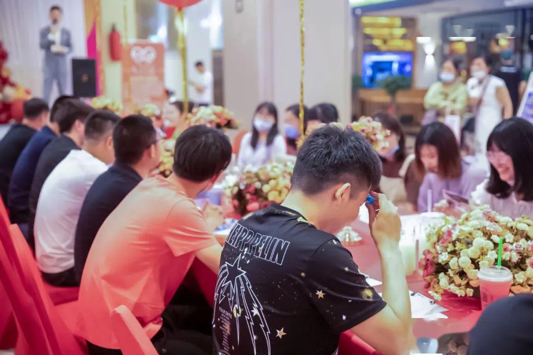 相亲如何不冷场？这6个话题直接聊一天