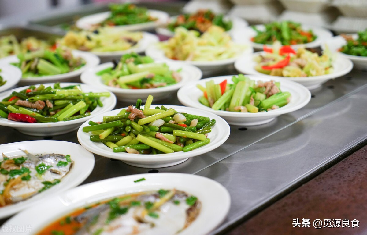 去饭店吃饭时，这6道菜“最脏”，不清洗直接下锅，很多人却爱吃