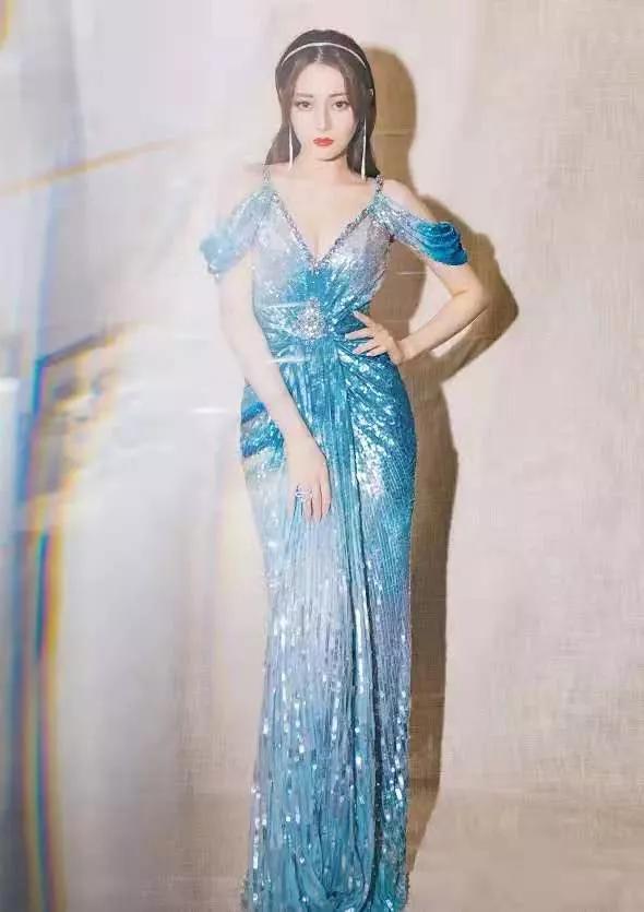 迪力热巴穿的这几套礼服你喜欢她哪一套快来评论一下吧