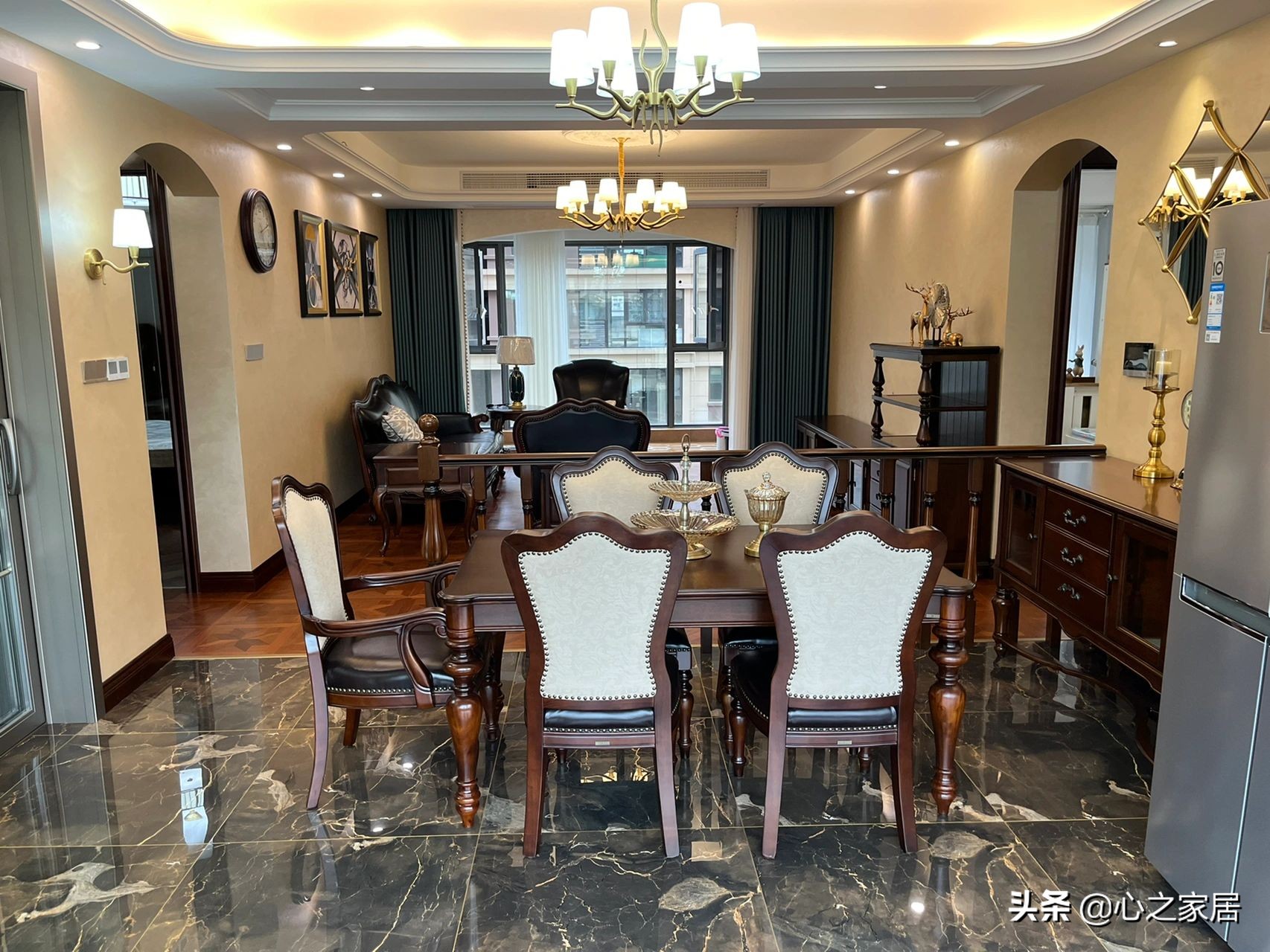 160㎡美式家装风格，复古中透着奢华大气，客餐厅之间的栏杆很棒