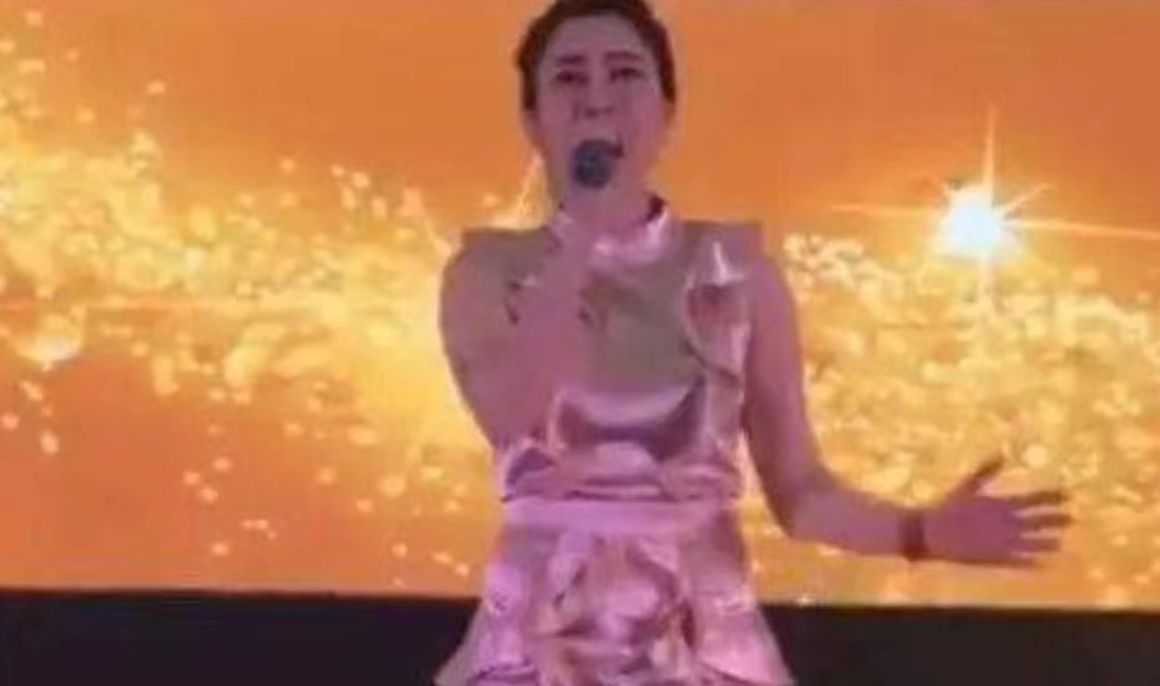 44岁徐怀钰颜值变化大，从红极一时到落魄，这位贫民天后经历了啥