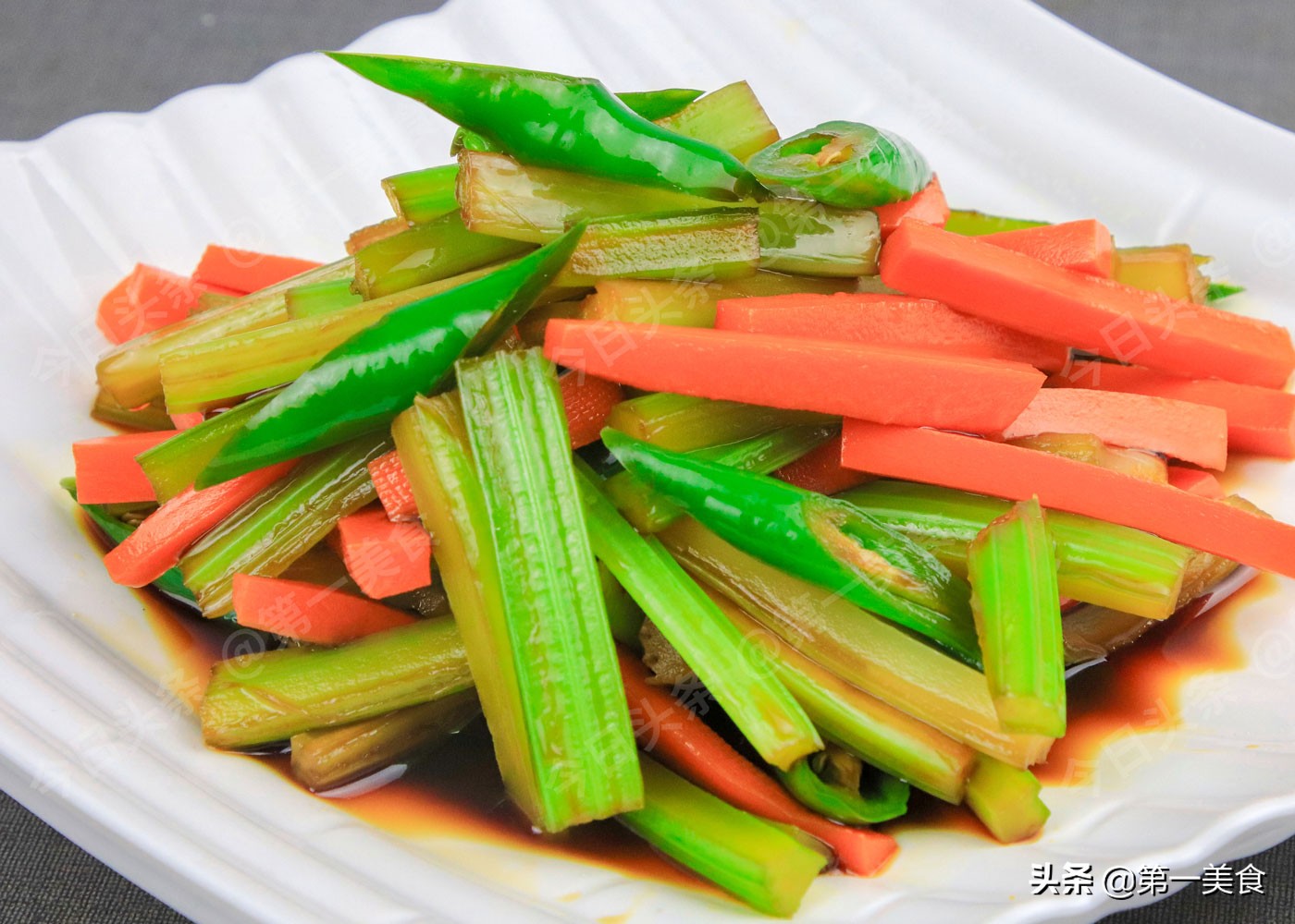 图片[2]-【腌芹菜】做法步骤图 清爽解腻 吃得更健康-起舞食谱网