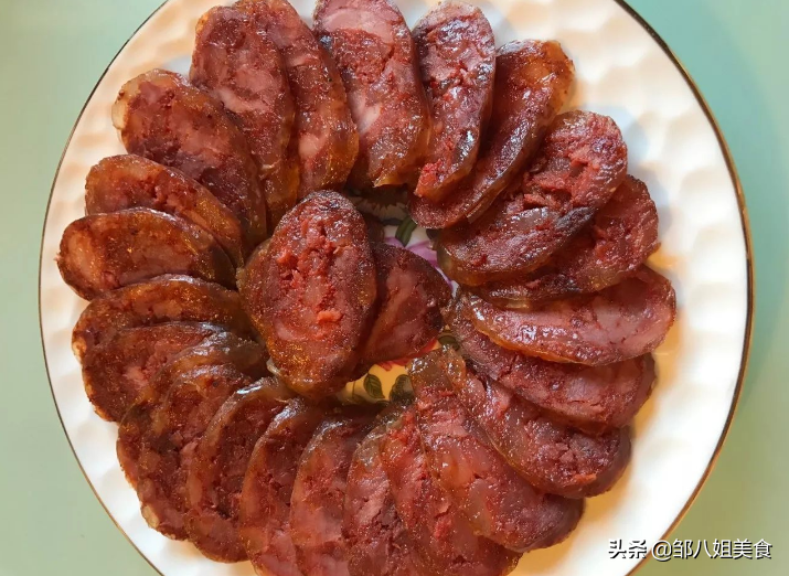 分享一种香肠配方，麻辣口味，越吃越过瘾，喜欢的人快收藏照着做