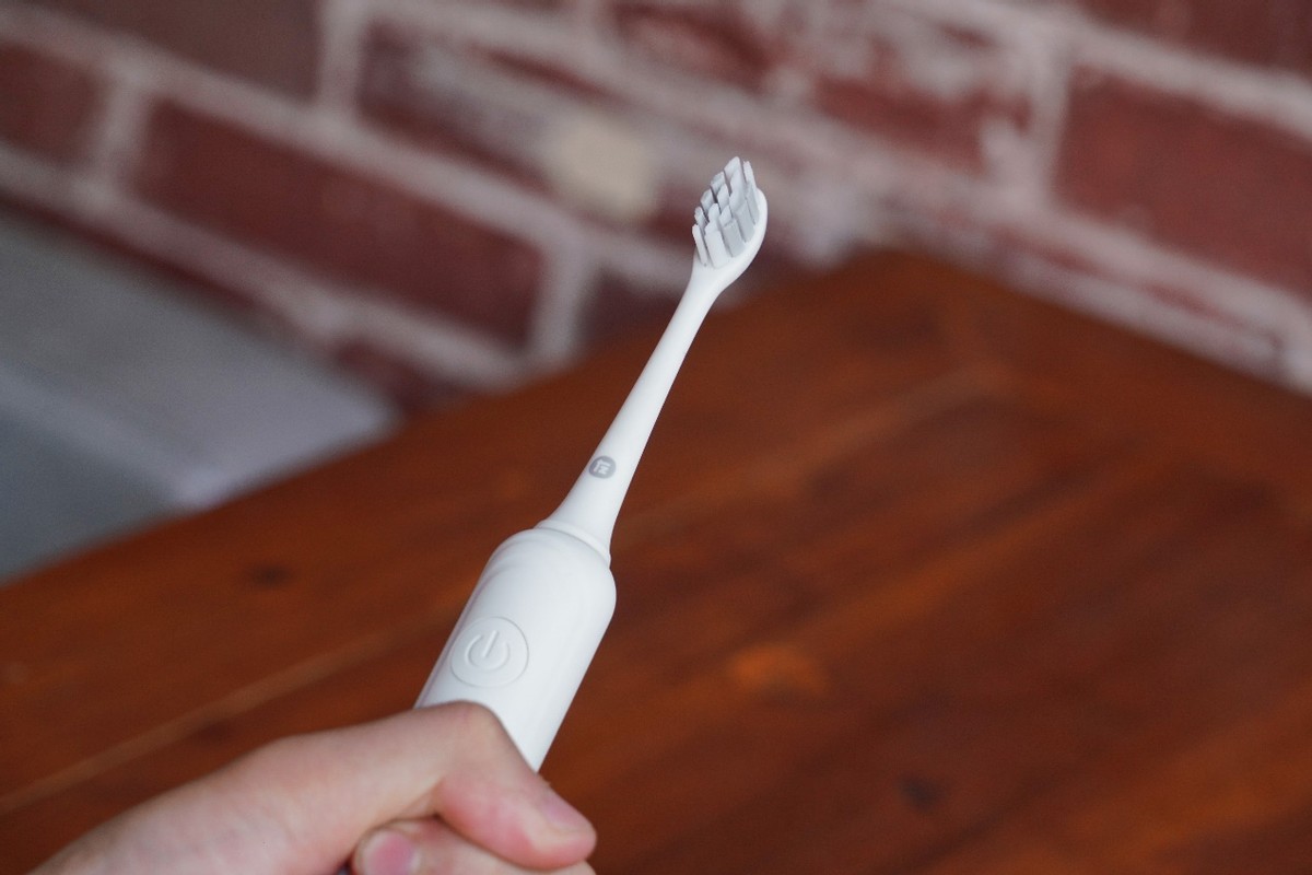 左点声波电动牙刷体验：清新简洁风设计，199元到底值不值